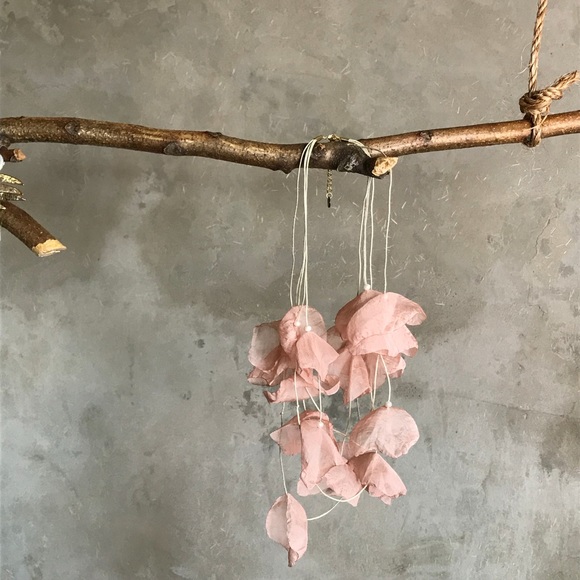 Flower necklace pink multi strand statement piece - Picture 5 of 8